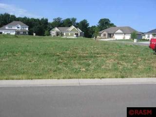 213 Rosewood Dr, Mankato, MN 56001-5150