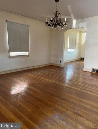 3905 Ames St, Washington, DC 20019-3358