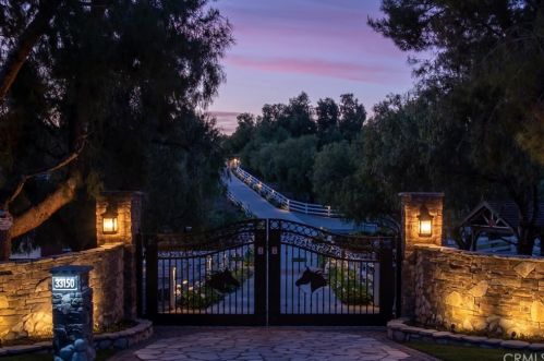 33150 Pauba, Temecula CA 92592-9209 exterior