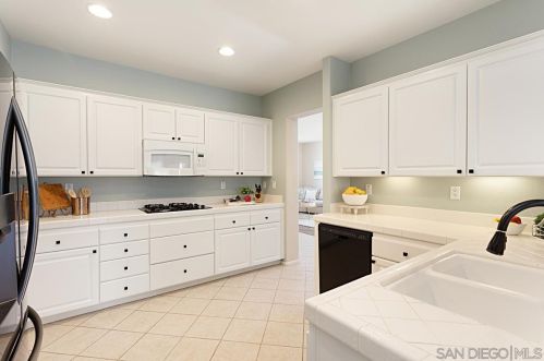 42531 Swoboda Ct, Temecula CA  92592-8184 exterior