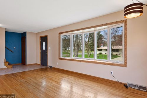3850 Hill Ave, Saint Paul, MN 55110-8201