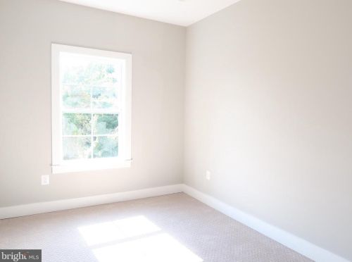 7016 Ridgeway Dr, Springfield VA  22150-3028 exterior