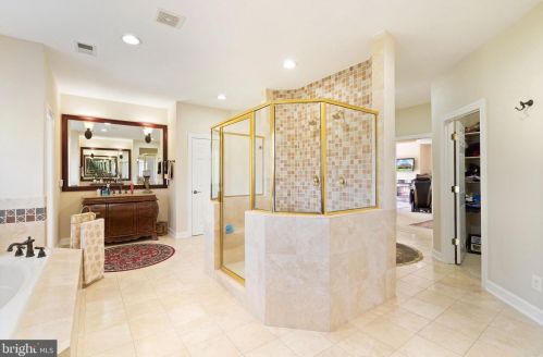 15840 Parnell Ct, Haymarket VA  20169-1667 exterior