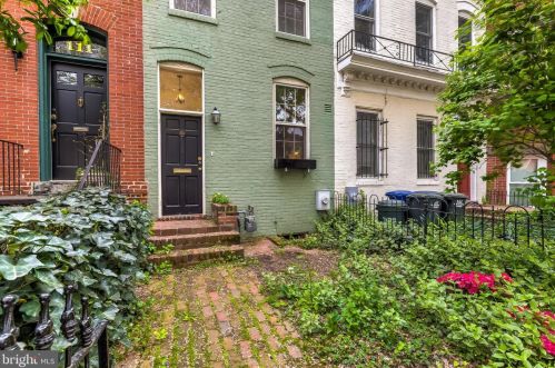 109 7 St, Washington DC  20003-1212 exterior