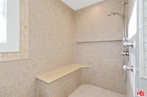 27041 Esward Dr, Calabasas CA  91301-2322 exterior