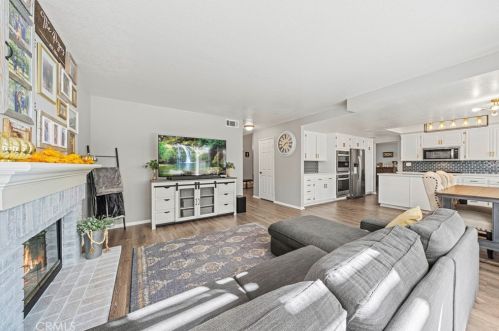 22114 Pamplico Dr, Santa Clarita CA  91350-2186 exterior