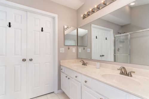 9743 Cherbourg Dr, Hamilton KY  41091-7623 exterior