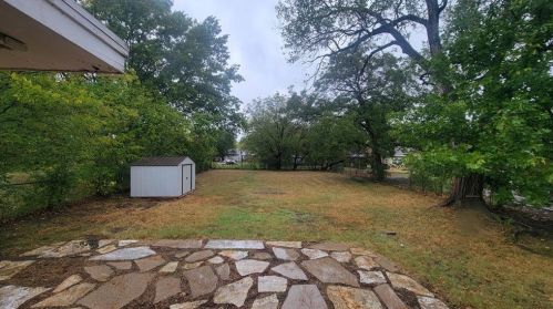 1004 Lone Star Ave, Cleburne TX  76033-5728 exterior