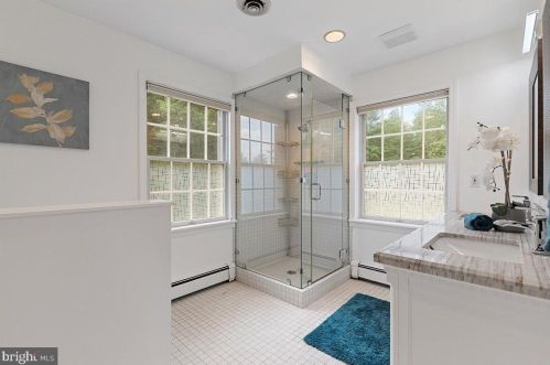 213 Constitution Dr, Princeton NJ  08540-6711 exterior