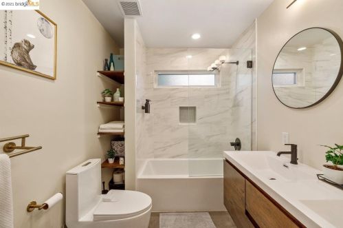 4434 Albert St, Oakland CA 94619-2721 exterior