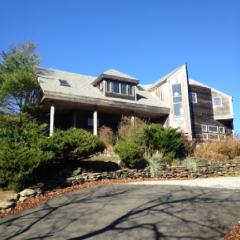 20 Fairmont Ave, Hither Plains, NY 11954-5161