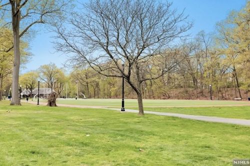 17 Glenwood Ave, Bloomfield NJ  07003-2201 exterior