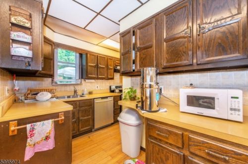 29 Glenwood Ave, Bloomfield NJ  07003-2202 exterior