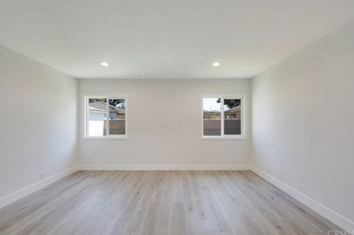 6128 Village Rd, Lakewood CA  90713-3131 exterior