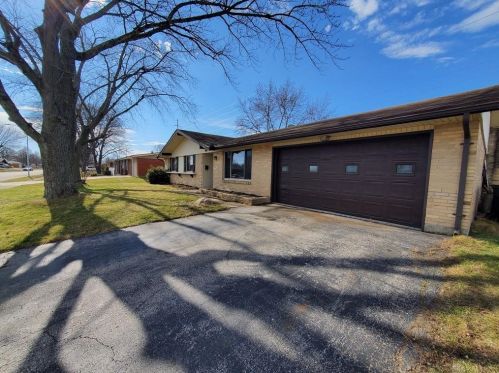 924 Hile Ln, Englewood, OH 45322-1738