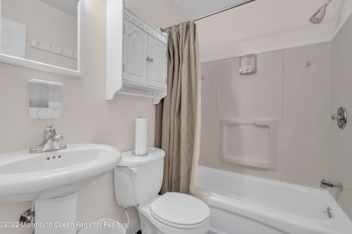 5 Wyoming Dr, Jackson Twp NJ  08527-1548 exterior