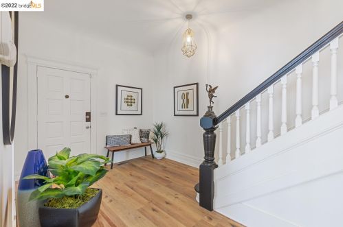 693 32 St, Oakland CA 94609-2932 exterior