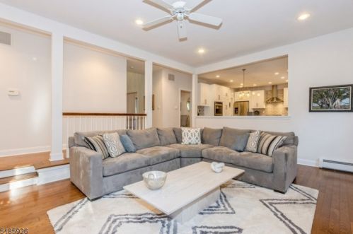 5 Shirewood Dr, Scotch Plains NJ 07076-2513 exterior