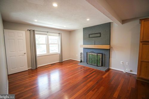 13210 Nickleson Dr, Woodbridge VA  22193-4123 exterior