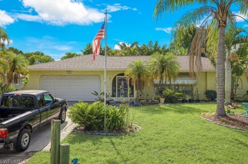 3521 1st Pl, Cape Coral, FL 33904-4802