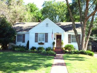 3687 Autumn Ave, Memphis, TN 38122-4610
