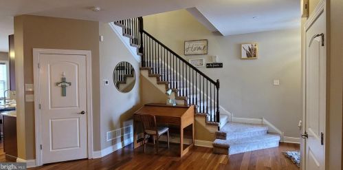 3566 Muirwood Dr, Newtown Square PA  19073 exterior