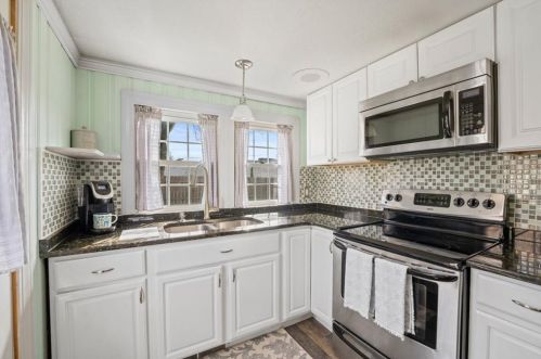 34 Homewood Ave, North Providence RI  02911-2907 exterior