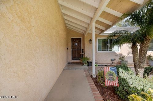 1693 Downing St, Simi Valley, CA 93065-2142