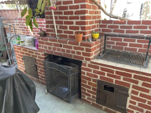 4305 Lugo Ave, Lynwood CA  90262-3818 exterior