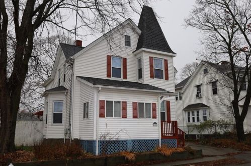 327 Atlantic Ave, Warwick RI  02888-2062 exterior