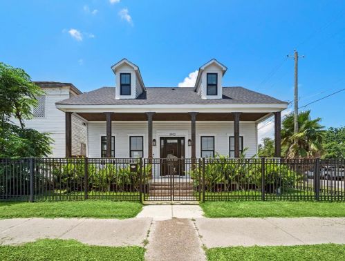 3902 Sealy St, Galveston, TX 77550-3814