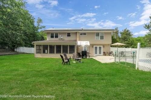 23 Yorkshire Dr, Jackson Twp NJ  08527-2626 exterior