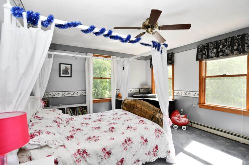 44 Tolend Rd, Dover NH  03820-5501 exterior