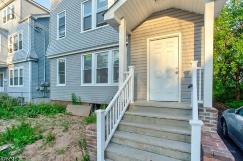 262 Wainwright St, Newark NJ  07112-1227 exterior