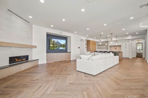 25682 Oak Meadow Dr, Santa Clarita CA  91381-0762 exterior