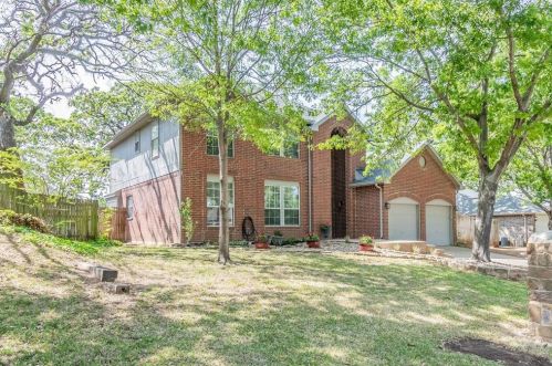 7849 Ember Oaks Dr, Fort Worth, TX 76182-7320