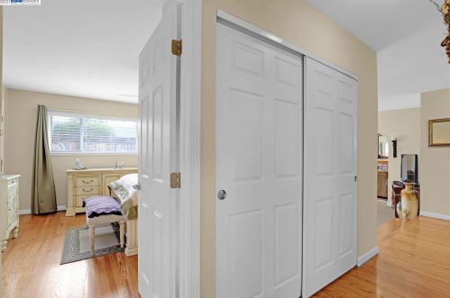 1220 Hillcrest Ave, Livermore CA  94550-4923 exterior