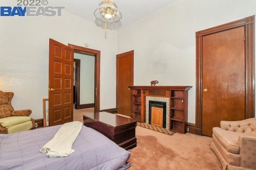 1231 Adeline St, Oakland CA 94607-2810 exterior