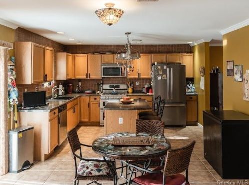 59 Lake Shore Dr, Rock Hill NY  12775-6503 exterior