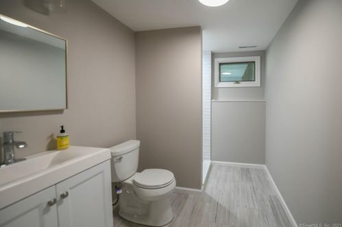 1 Elderberry Ln, Huntington CT  06484-3762 exterior