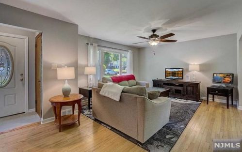 6 Hillside Ter, Montvale, NJ 07645-2513