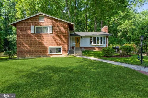 3471 Mildred Dr, Falls Church, VA 22042-3909