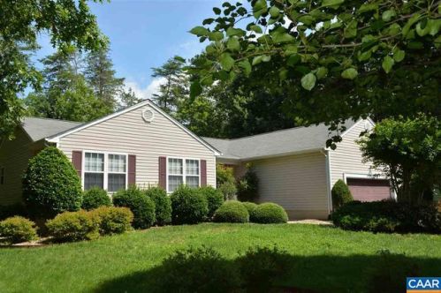 555 Jefferson Dr, Bybee, VA 22963-2904