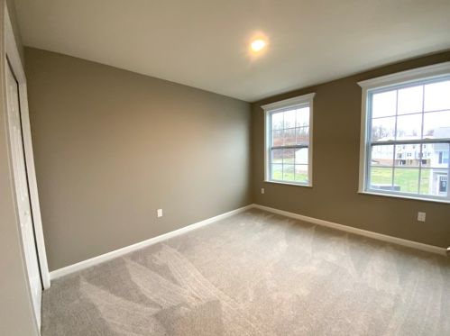 2404 Canterbury Dr, Imperial PA  15126-9179 exterior