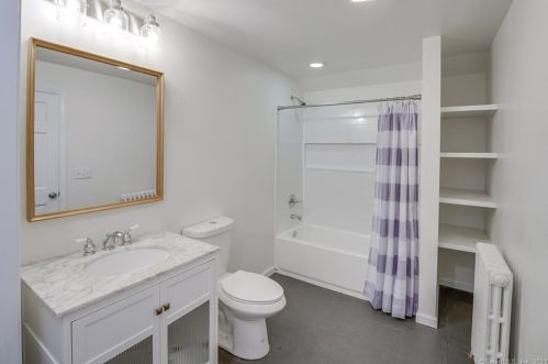 80 Circle Dr, Litchfield CT  06750-1710 exterior