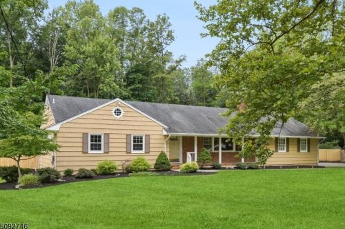 8 Aberdeen Rd, Scotch Plains, NJ 07076-2202