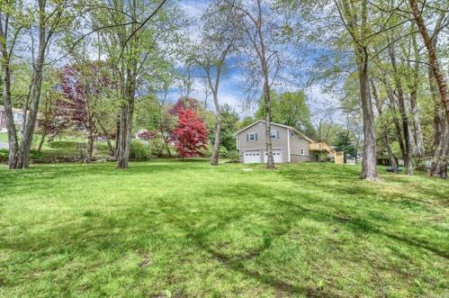 117 Macgregor Dr, Mahopac, NY 10541-2747