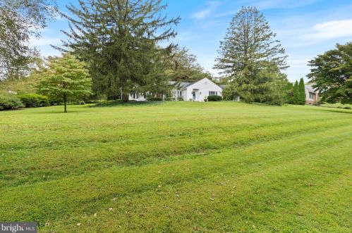 310 Broad St, Kennett Sq, PA 19348-2906