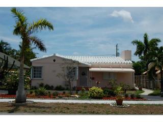 1936 Roosevelt St, Hollywood, FL 33020-2719