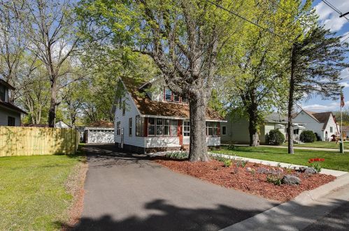 735 Lincoln Ave, Faribault, MN 55021-3607